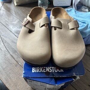 NWT Birkenstock Clogs. Size 7/38